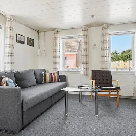 1 Bedroom Amazing In Holiday home
